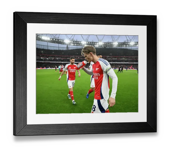 Framed Print : Arsenal FC v Nottingham Forest FC - Premier League Framed Print : Arsenal FC v Nottingham Forest FC - Premier League