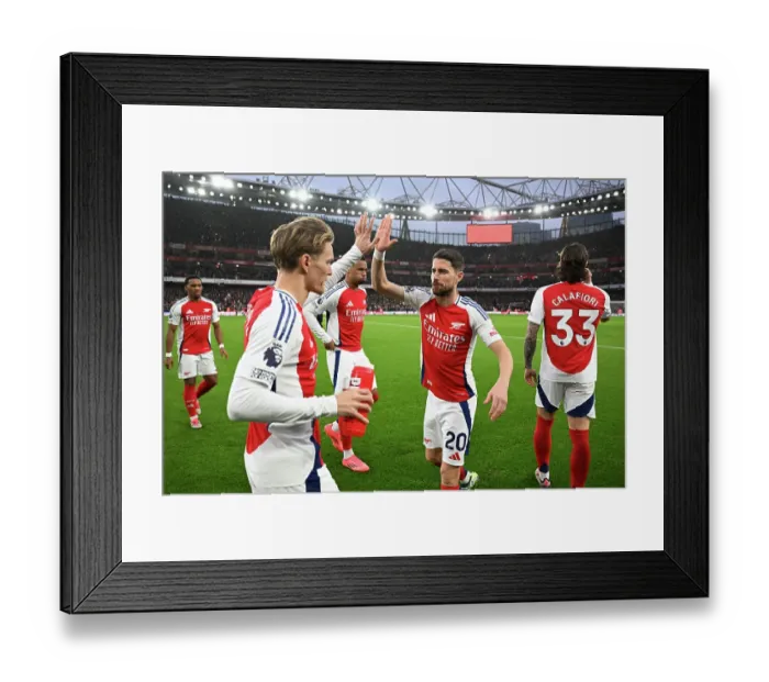 Framed Print : Arsenal FC v Nottingham Forest FC - Premier League