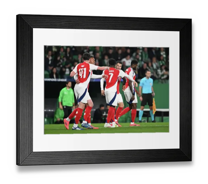 Framed Print : Sporting Clube de Portugal v Arsenal FC - UEFA Champions League 2024 / 25 League Phase MD5