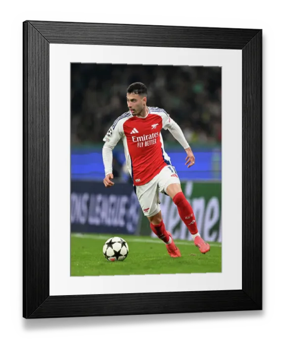 Framed Print : Sporting Clube de Portugal v Arsenal FC - UEFA Champions League 2024 / 25 League Phase MD5