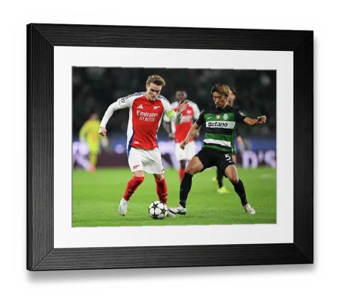 Framed Print : Sporting Clube de Portugal v Arsenal FC - UEFA Champions League 2024 / 25 League Phase MD5