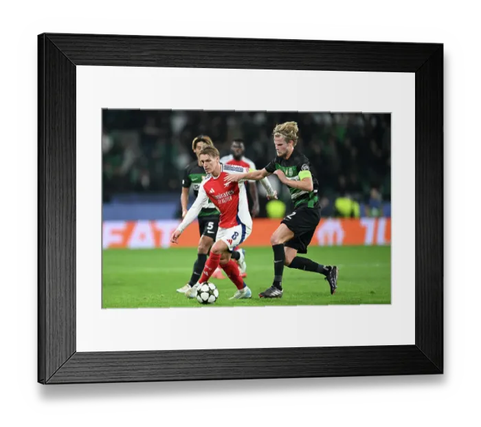 Framed Print : Sporting Clube de Portugal v Arsenal FC - UEFA Champions League 2024 / 25 League Phase MD5