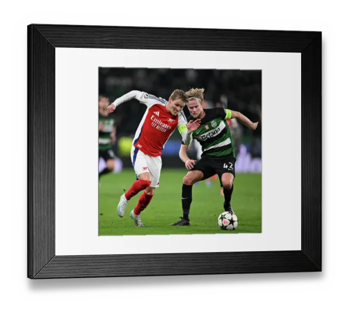 Framed Print : Sporting Clube de Portugal v Arsenal FC - UEFA Champions League 2024 / 25 League Phase MD5