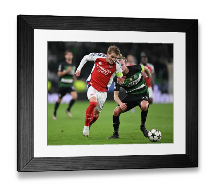 Framed Print : Sporting Clube de Portugal v Arsenal FC - UEFA Champions League 2024 / 25 League Phase MD5