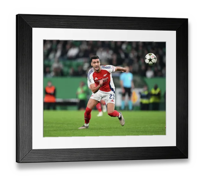 Framed Print : Sporting Clube de Portugal v Arsenal FC - UEFA Champions League 2024 / 25 League Phase MD5