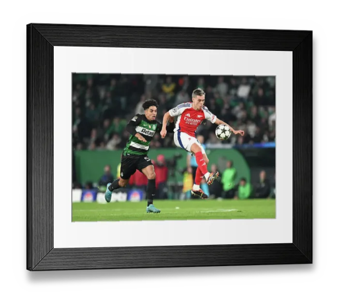 Framed Print : Sporting Clube de Portugal v Arsenal FC - UEFA Champions League 2024 / 25 League Phase MD5