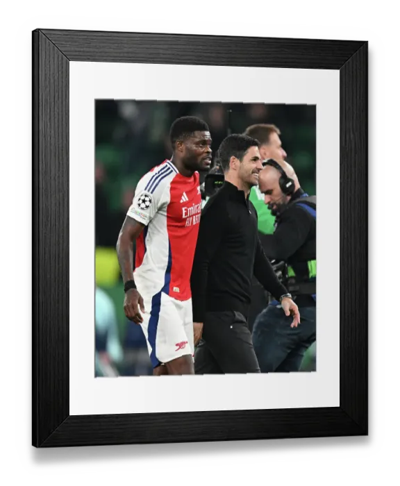Framed Print : Sporting Clube de Portugal v Arsenal FC - UEFA Champions League 2024 / 25 League Phase MD5