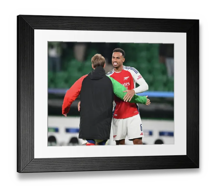 Framed Print : Sporting Clube de Portugal v Arsenal FC - UEFA Champions League 2024 / 25 League Phase MD5