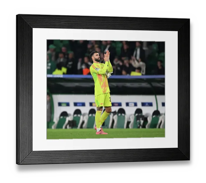 Framed Print : Sporting Clube de Portugal v Arsenal FC - UEFA Champions League 2024 / 25 League Phase MD5