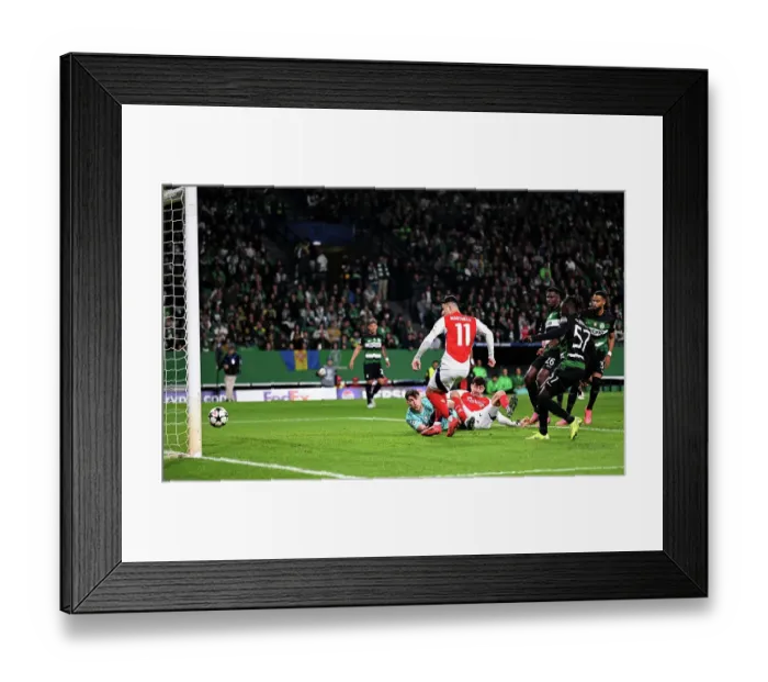 Framed Print : Sporting Clube de Portugal v Arsenal FC - UEFA Champions League 2024 / 25 League Phase MD5