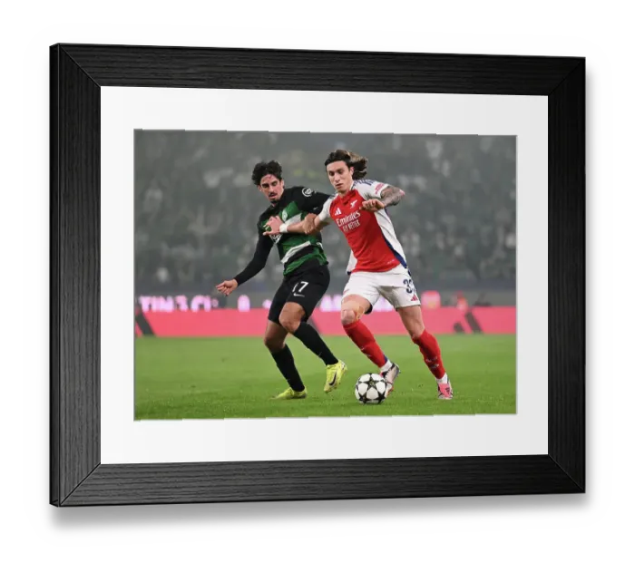 Framed Print : Sporting Clube de Portugal v Arsenal FC - UEFA Champions League 2024 / 25 League Phase MD5