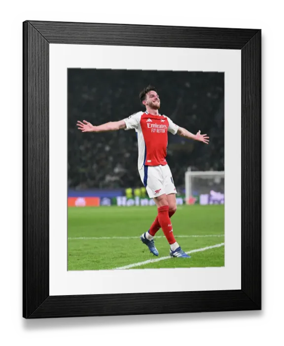 Framed Print : Sporting Clube de Portugal v Arsenal FC - UEFA Champions League 2024 / 25 League Phase MD5