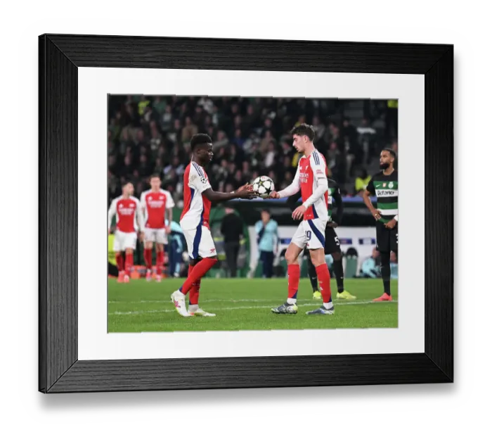 Framed Print : Sporting Clube de Portugal v Arsenal FC - UEFA Champions League 2024 / 25 League Phase MD5