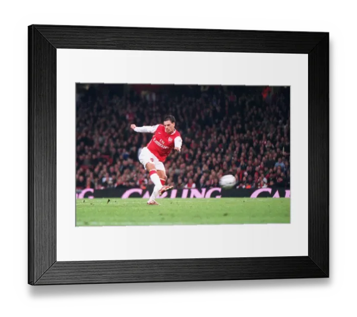 Framed Print : Jeremie Aliadiere scores Arsenals 2nd goal