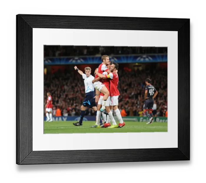 Framed Print : Chamakh's Hat-Trick: Arsenal's Dominant 6-0 Victory over SC Braga with Jack Wilshere and Cesc Fabregas