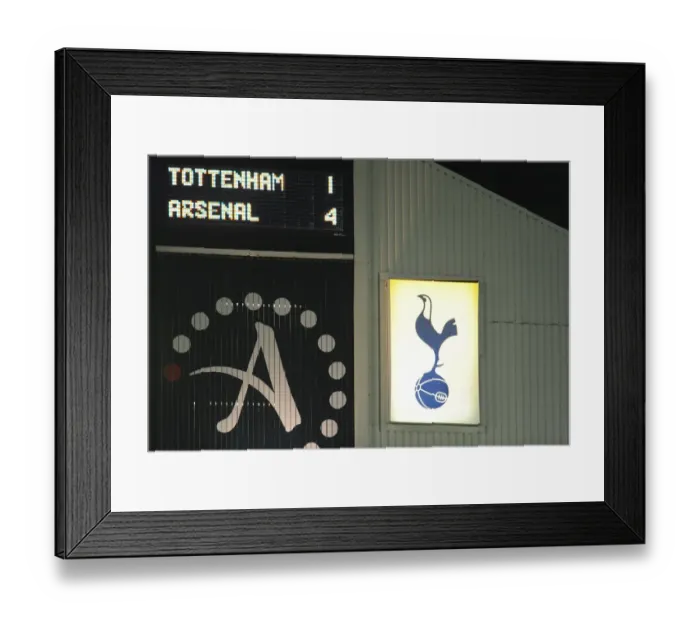 Framed Print : The scoreboard shows the final result. Tottenham Hotspur 1: 4 Arsenal (aet)