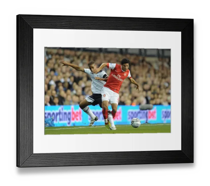Framed Print : Carlos Vela (Arsenal) Kyle Naughton (Tottenham). Tottenham Hotspur 1: 4 Arsenal (aet)