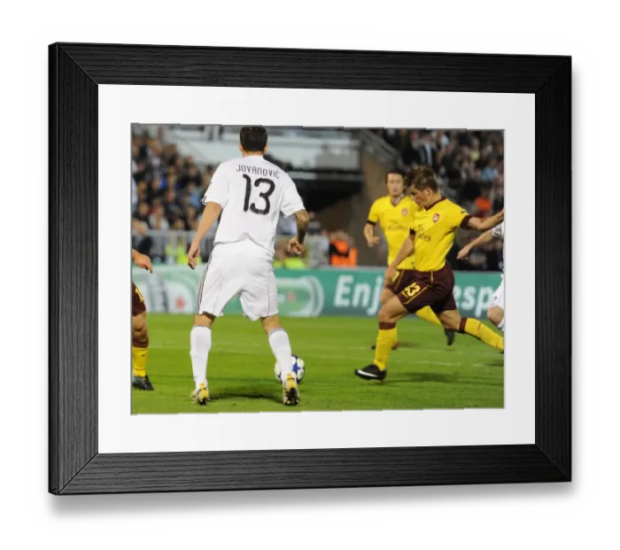 Framed Print : Andrey Arshavin shoots past Vladimir Stojkovic to score the 1st Arsenal goal