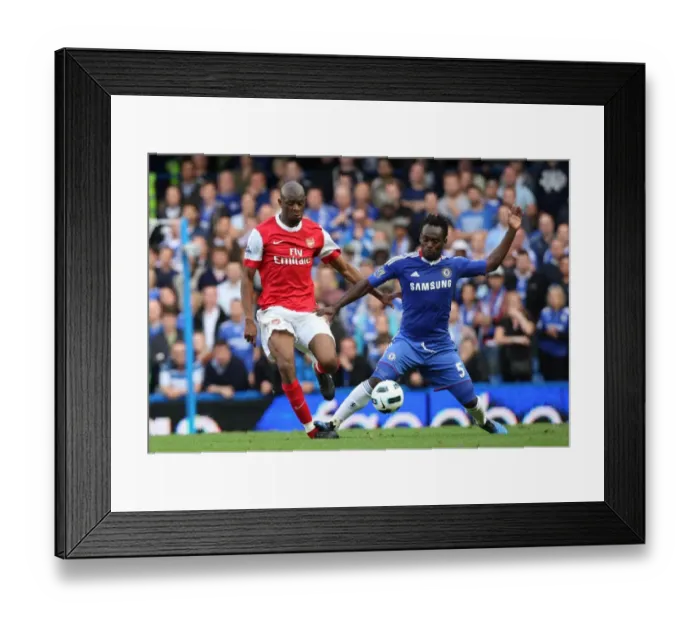 Framed Print : Clash of Midfield Titans: Diaby vs Essien at Stamford Bridge (Chelsea 2:0 Arsenal, Premier League)