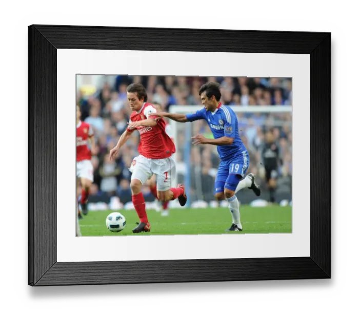 Framed Print : Tomas Rosciky (Arsenal) Paulo Ferreira (Chelsea). Chelsea 2: 0 Arsenal, Barclays Premier League Framed Print : Tomas Rosciky (Arsenal) Paulo Ferreira (Chelsea). Chelsea 2: 0 Arsenal, Barclays Premier League