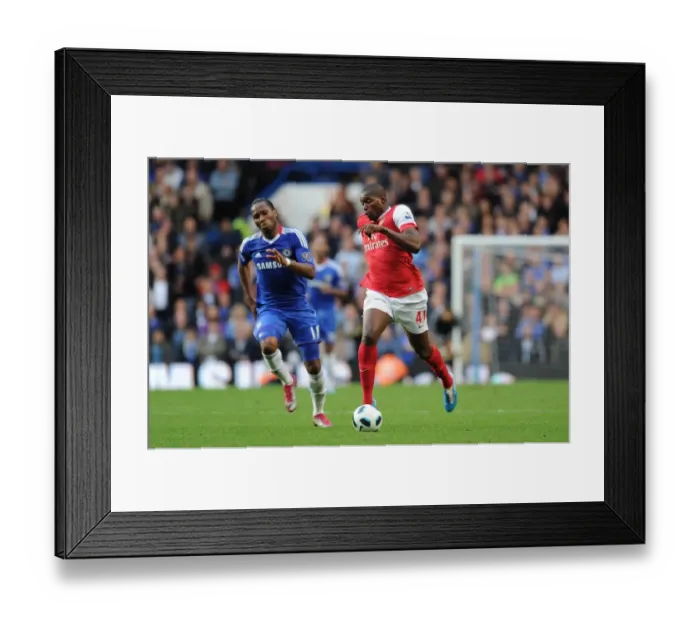 Framed Print : Jay Emmanuel Thomas (Arsenal) Didier Drogba (Chelsea). Chelsea 2: 0 Arsenal
