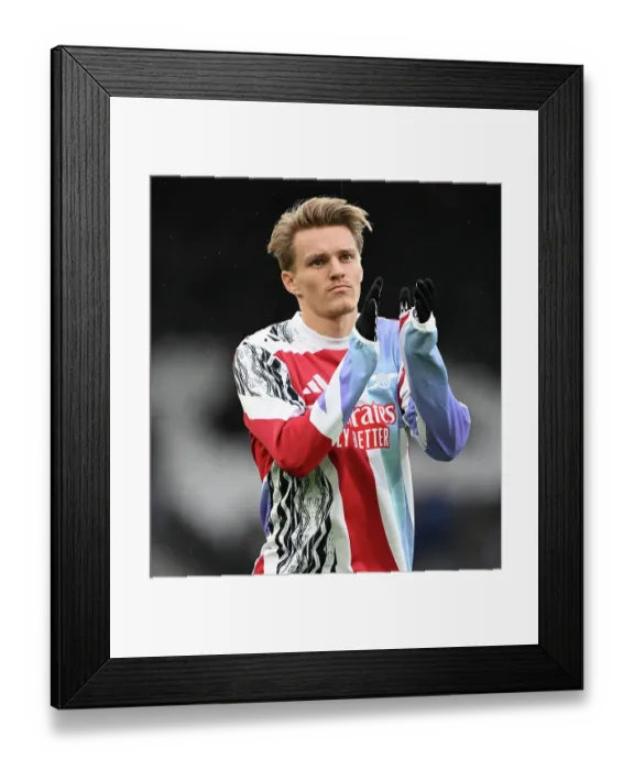 Framed Print : Fulham FC v Arsenal FC - Premier League