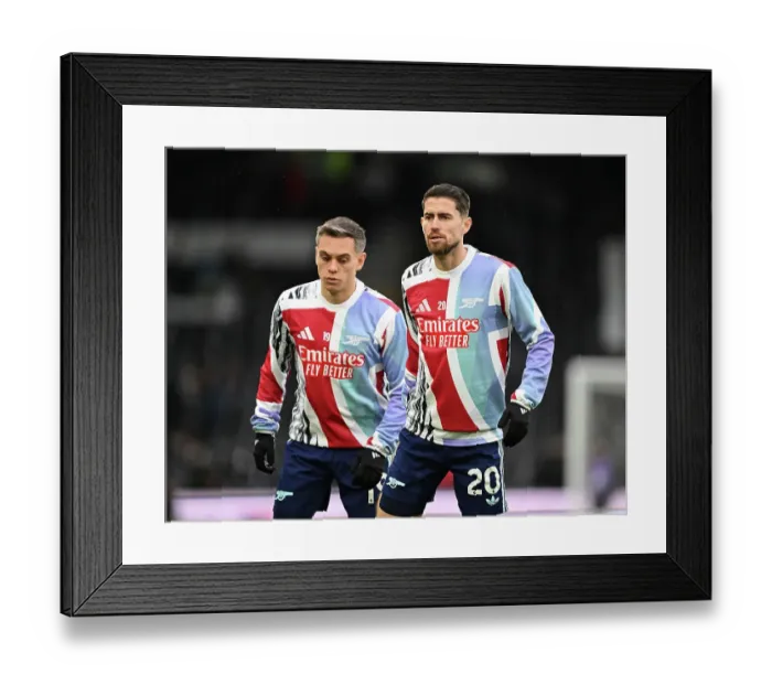 Framed Print : Fulham FC v Arsenal FC - Premier League Framed Print : Fulham FC v Arsenal FC - Premier League