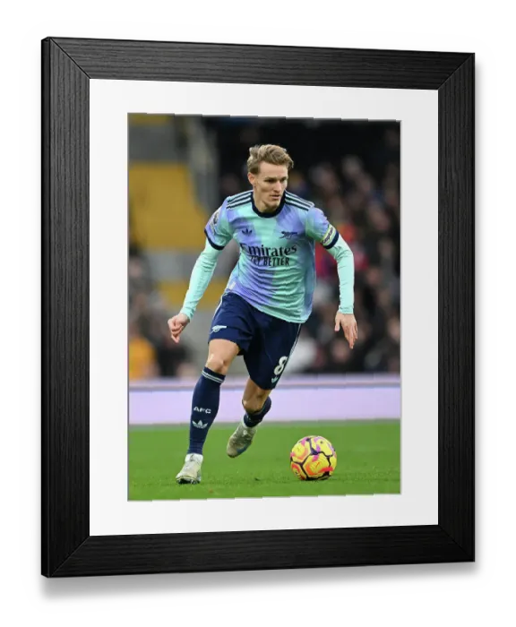 Framed Print : Fulham FC v Arsenal FC - Premier League