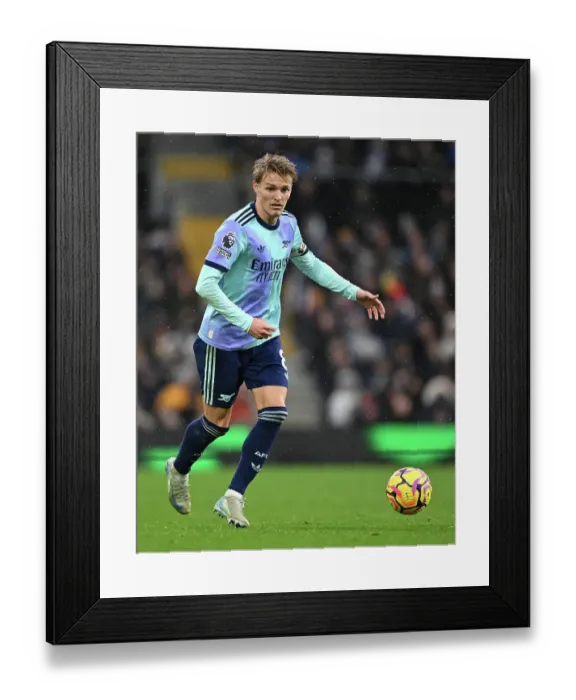 Framed Print : Fulham FC v Arsenal FC - Premier League
