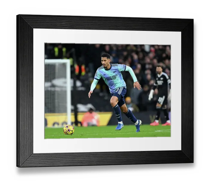 Framed Print : Fulham FC v Arsenal FC - Premier League Framed Print : Fulham FC v Arsenal FC - Premier League