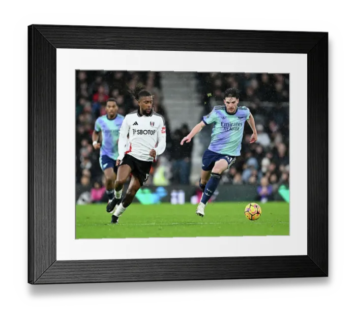 Framed Print : Fulham FC v Arsenal FC - Premier League Framed Print : Fulham FC v Arsenal FC - Premier League