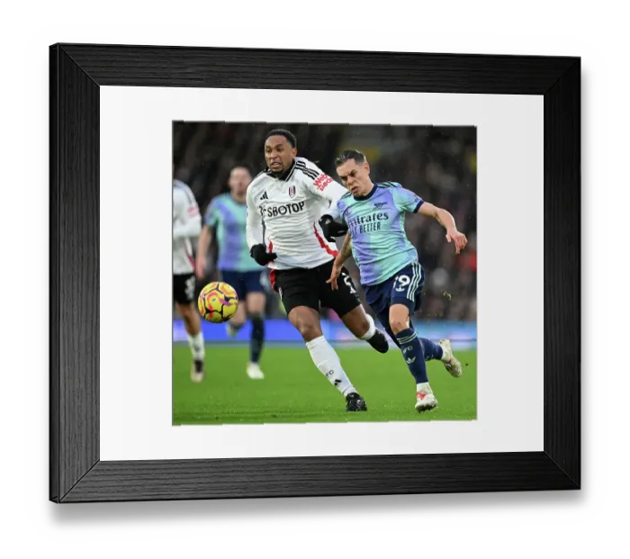 Framed Print : Fulham FC v Arsenal FC - Premier League Framed Print : Fulham FC v Arsenal FC - Premier League