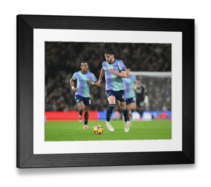 Framed Print : Fulham FC v Arsenal FC - Premier League Framed Print : Fulham FC v Arsenal FC - Premier League