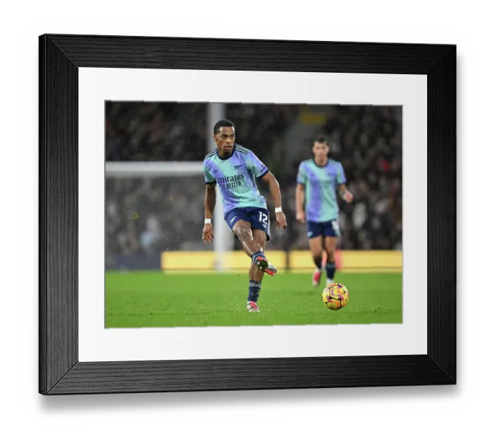 Framed Print : Fulham FC v Arsenal FC - Premier League Framed Print : Fulham FC v Arsenal FC - Premier League