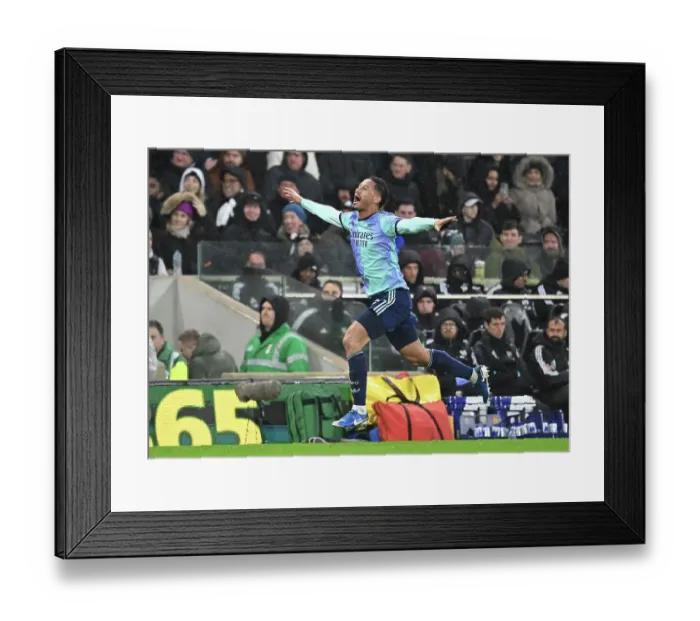 Framed Print : Fulham FC v Arsenal FC - Premier League