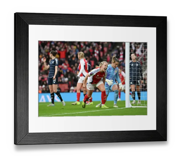 Framed Print : Arsenal v Aston Villa - Barclays Women's Super League
