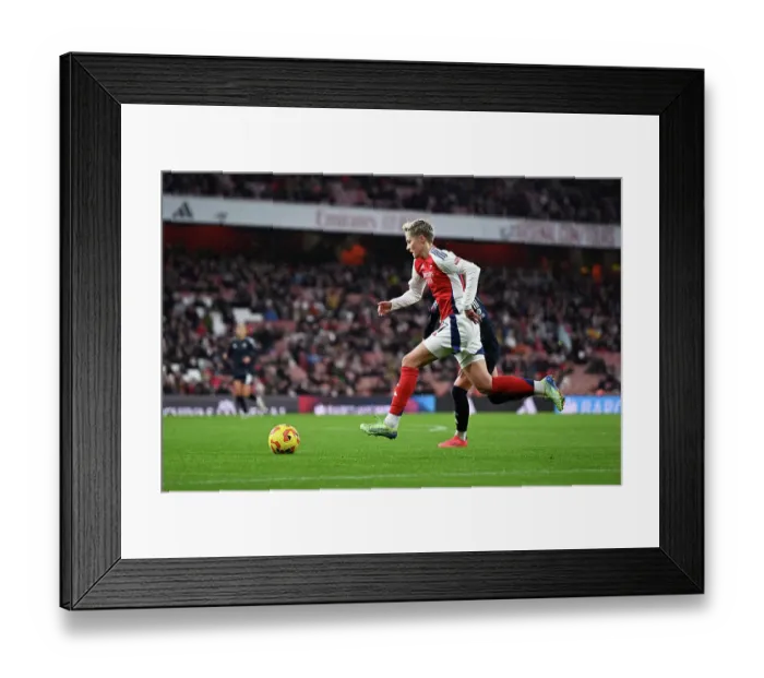 Framed Print : Arsenal v Aston Villa - Barclays Women's Super League
