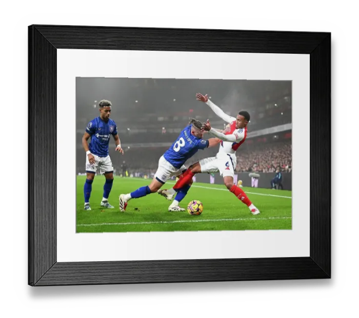 Framed Print : Arsenal FC v Ipswich Town FC - Premier League
