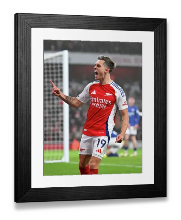 Framed Print : Arsenal FC v Ipswich Town FC - Premier League