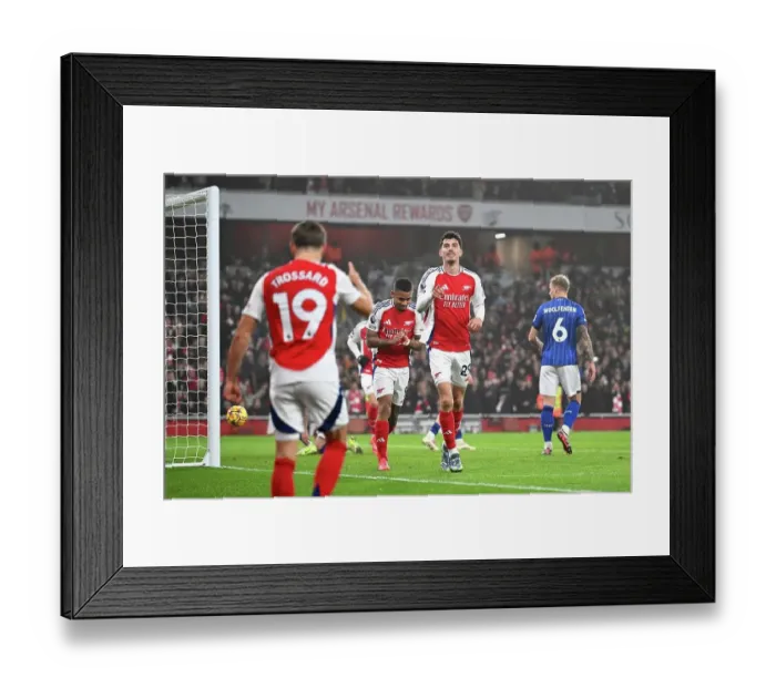 Framed Print : Arsenal FC v Ipswich Town FC - Premier League Framed Print : Arsenal FC v Ipswich Town FC - Premier League