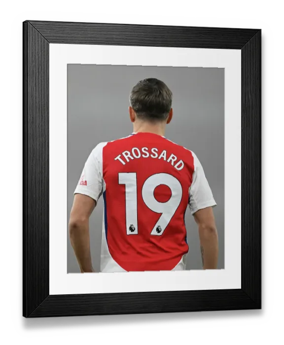 Framed Print : Arsenal FC v Ipswich Town FC - Premier League Framed Print : Arsenal FC v Ipswich Town FC - Premier League