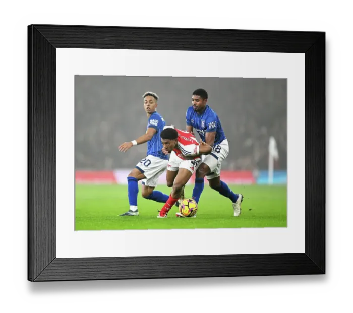 Framed Print : Arsenal FC v Ipswich Town FC - Premier League