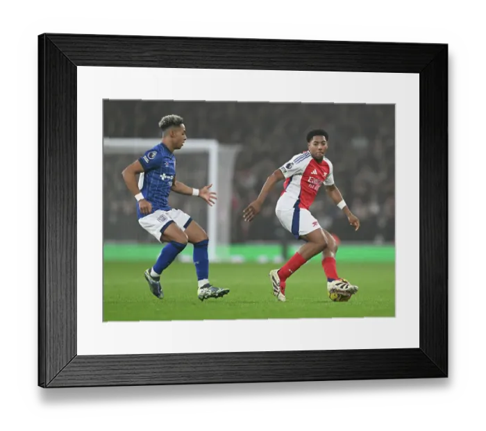 Framed Print : Arsenal FC v Ipswich Town FC - Premier League