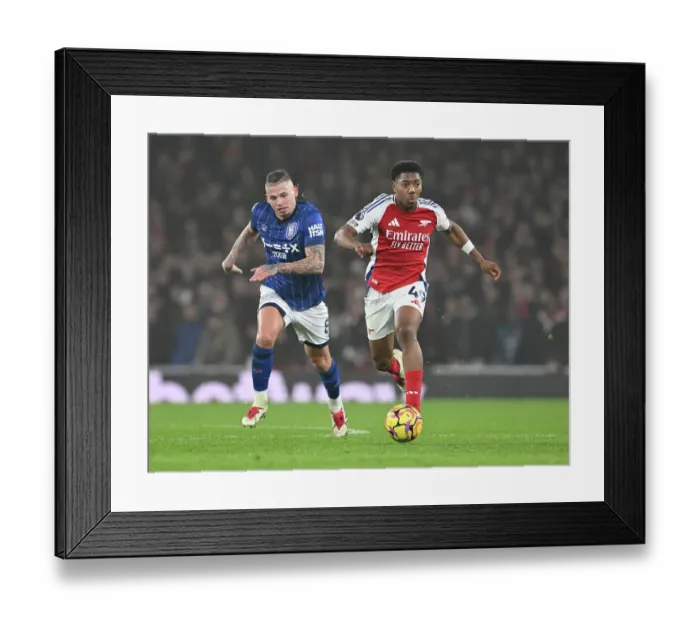 Framed Print : Arsenal FC v Ipswich Town FC - Premier League