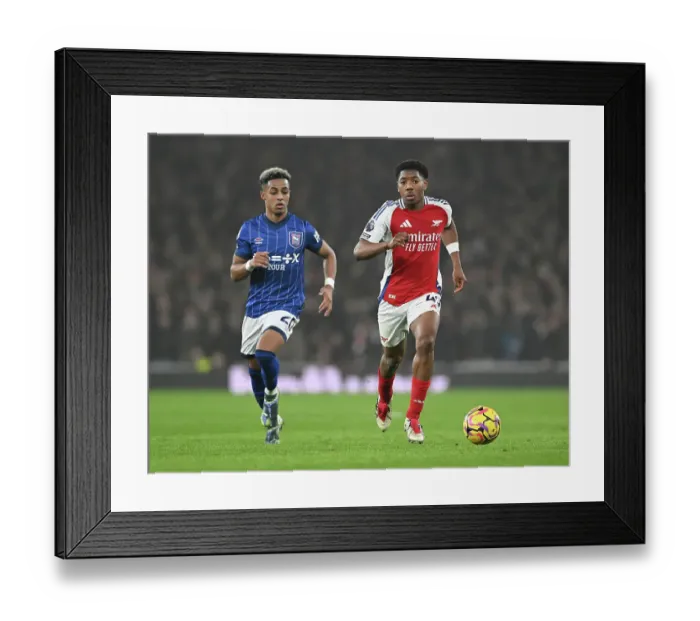 Framed Print : Arsenal FC v Ipswich Town FC - Premier League