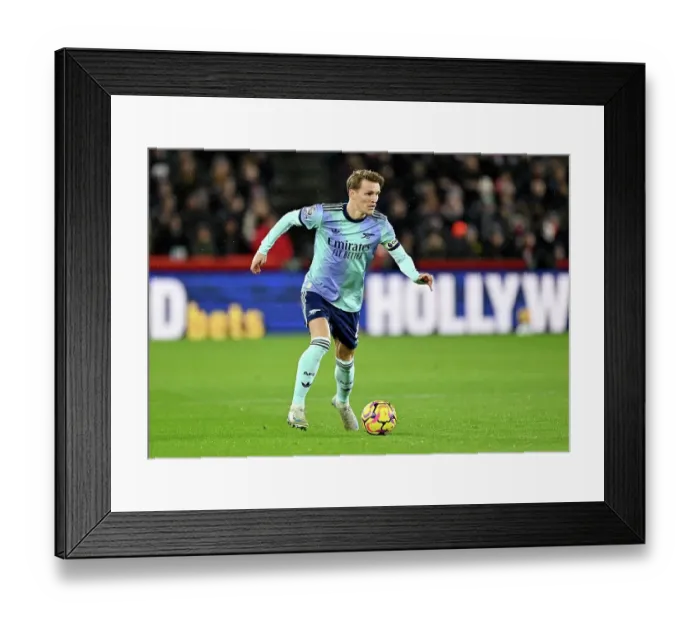 Framed Print : Brentford FC v Arsenal FC - Premier League