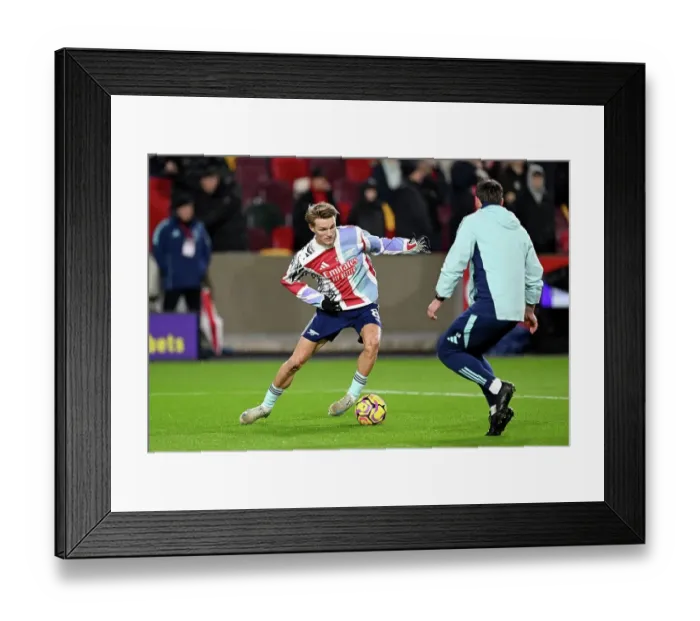 Framed Print : Brentford FC v Arsenal FC - Premier League