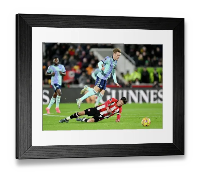 Framed Print : Brentford FC v Arsenal FC - Premier League