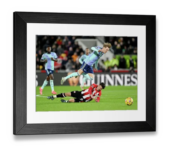 Framed Print : Brentford FC v Arsenal FC - Premier League