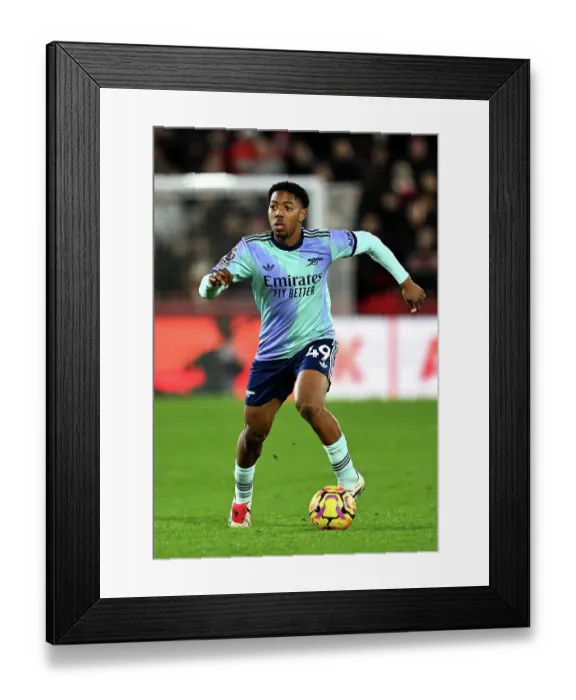 Framed Print : Brentford FC v Arsenal FC - Premier League